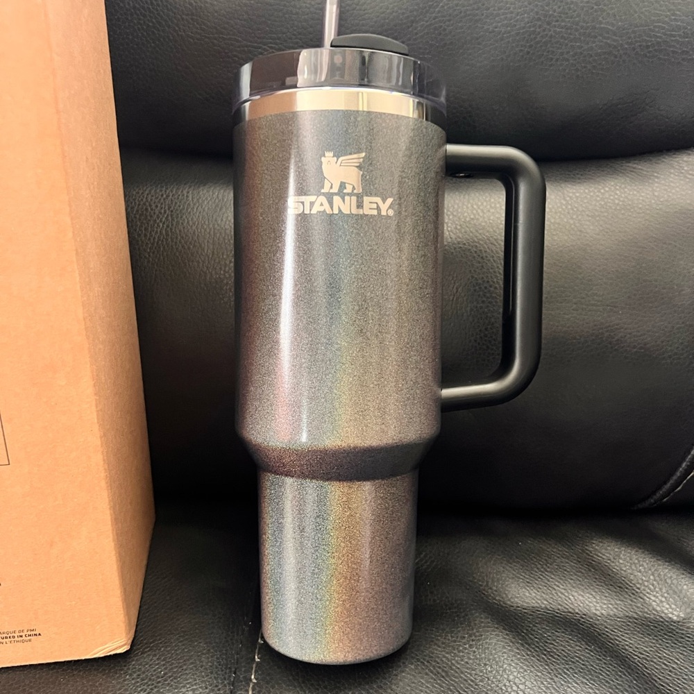 Stanley Iridescent Tumbler with Black Handle
